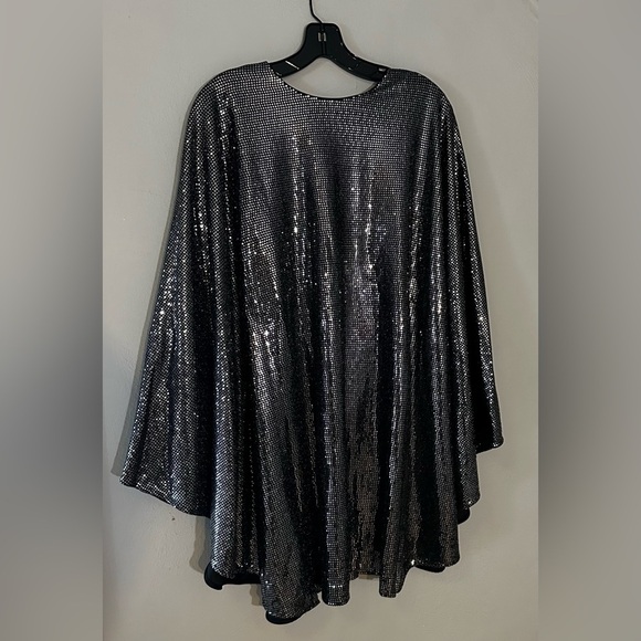One33 Social Metallic Cape Sleeve Mini Dress Size 4 NWT | Glam Party Dress - Picture 6 of 10